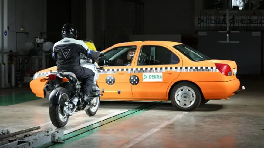 moto di guida in auto