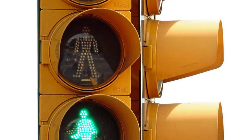 Light with variable display showing the remaining green/red phase