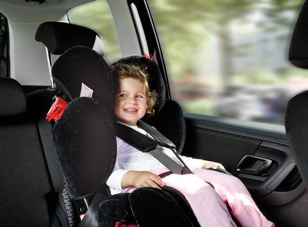 enfant dans la voiture
