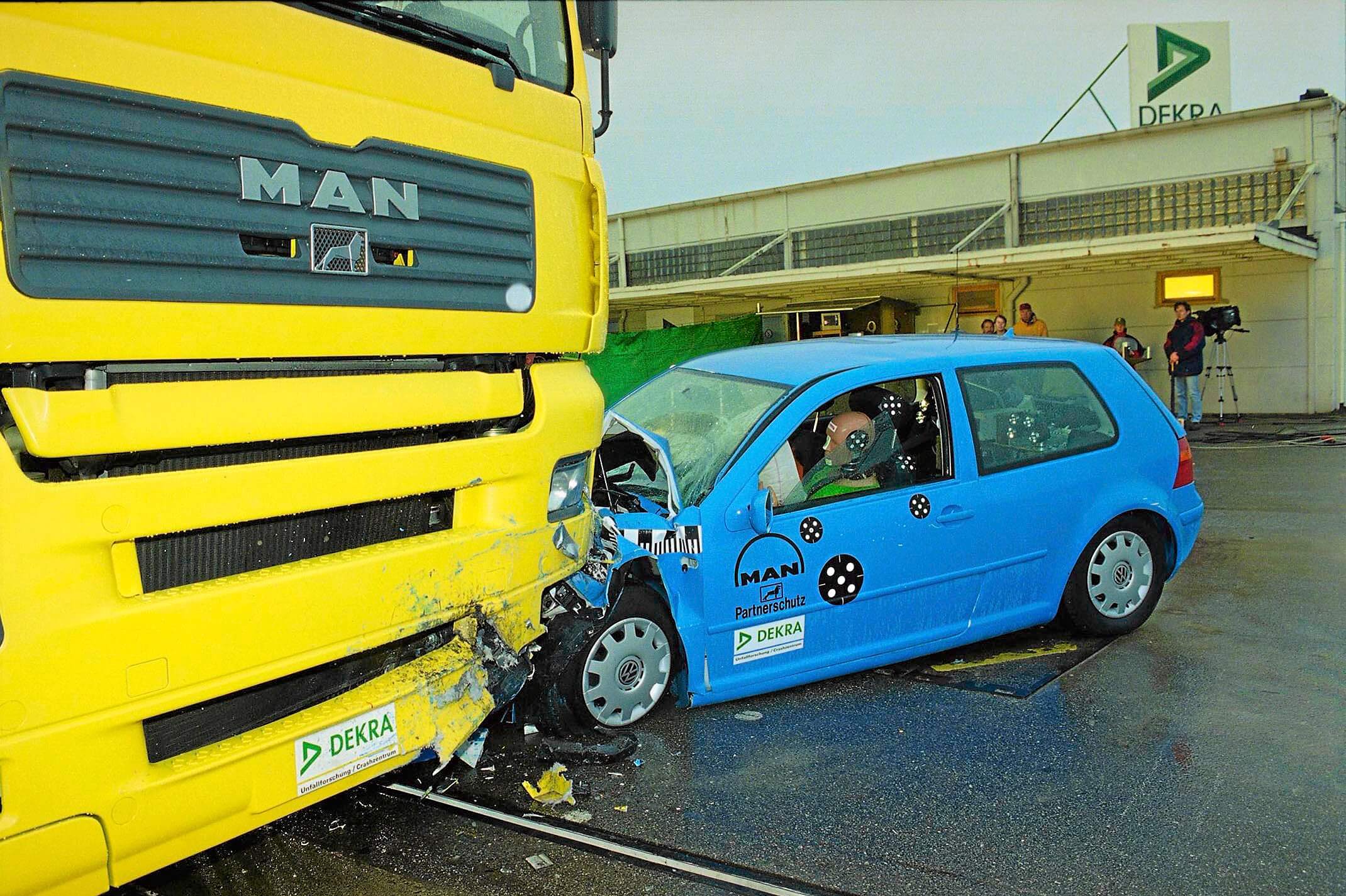 Exemples d'accident - l’habitacle de la voiture reste stable