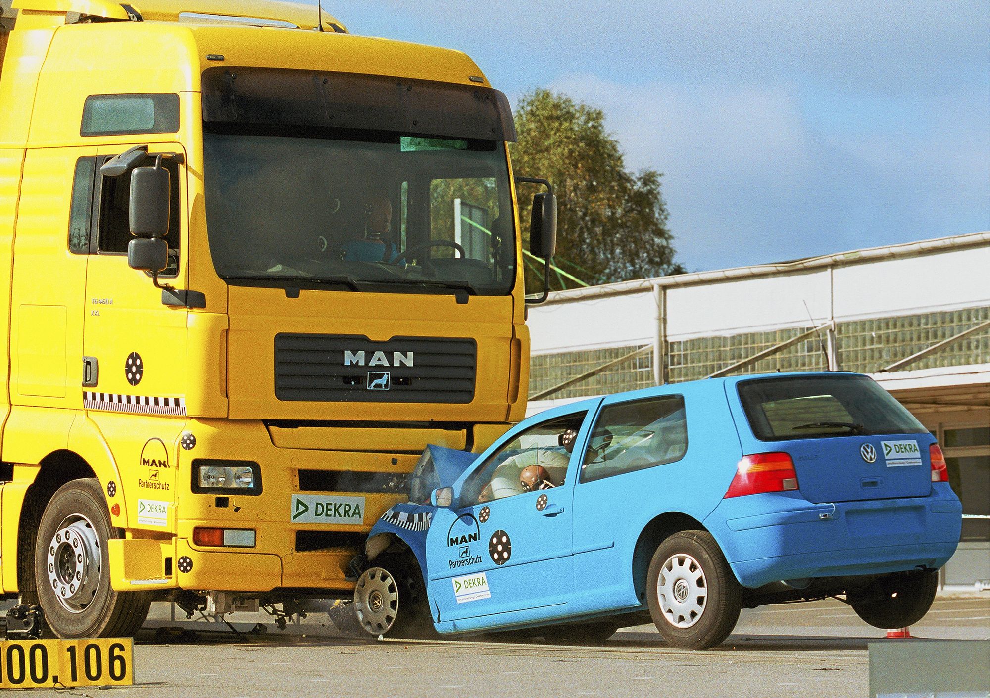 Exemples d'accident -  la voiture percute le camion