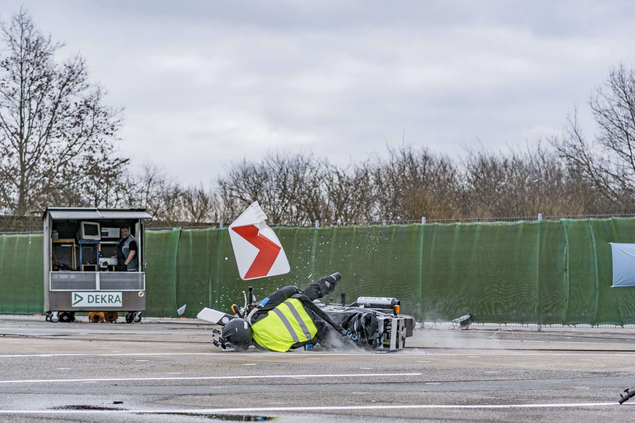 Crash test with plastic post