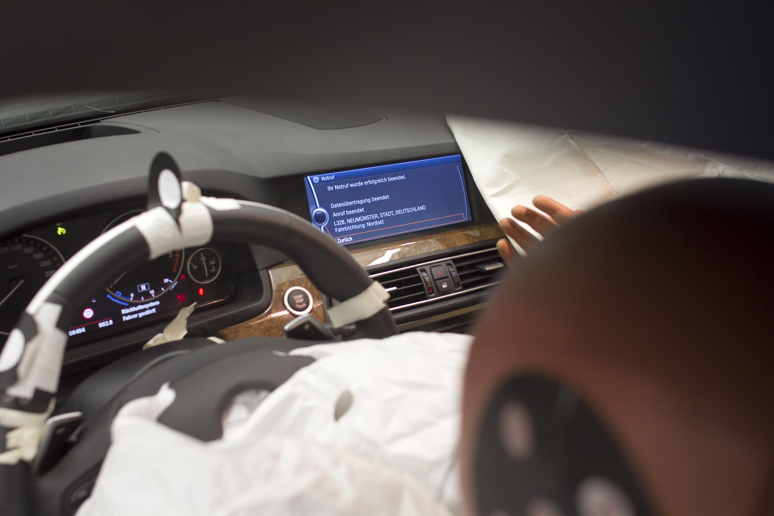 Accident examples - display of eCall inside the car