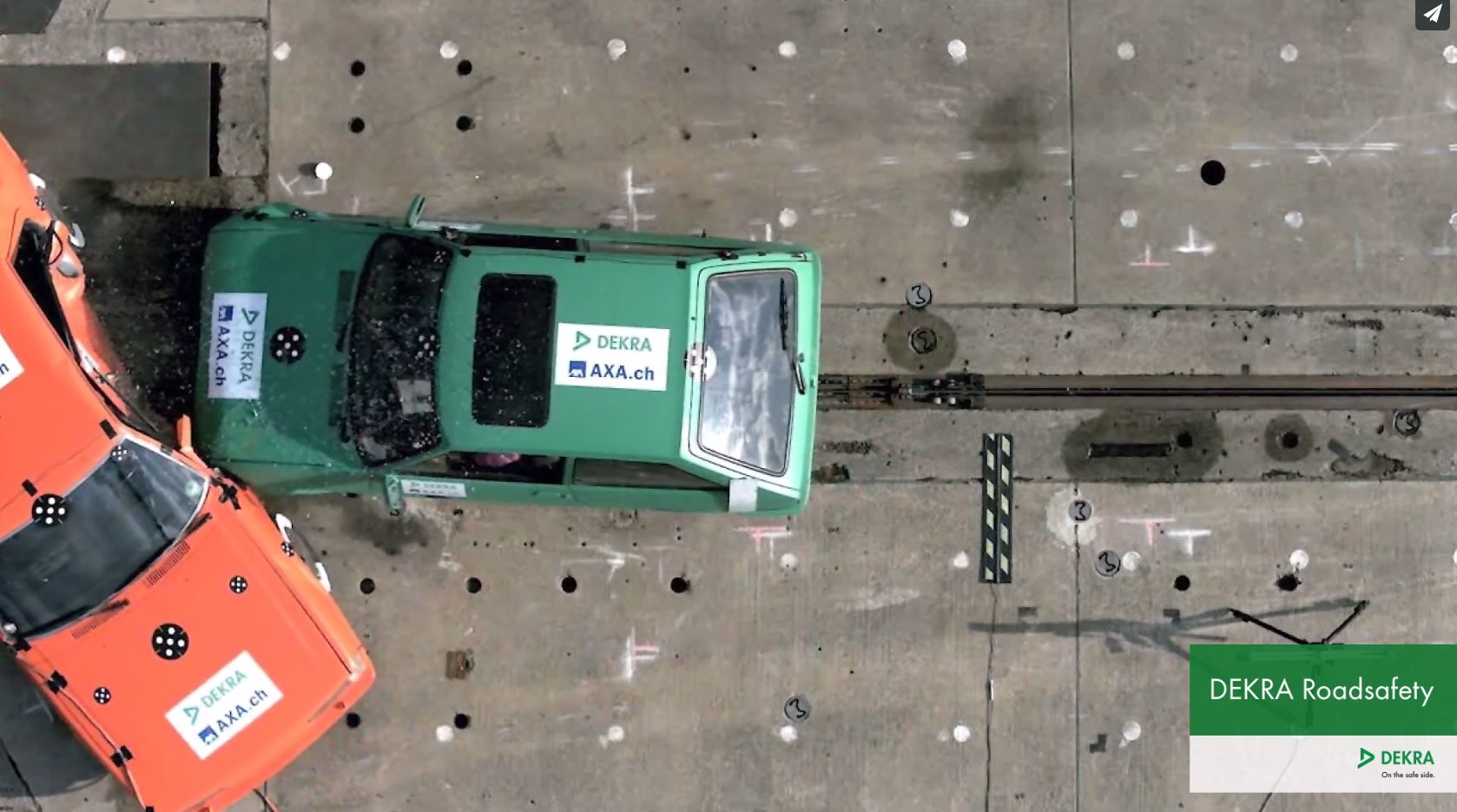 Exemples d'accident - La Ford fiesta est entrée en collision avec le côté conducteur de la Mazda