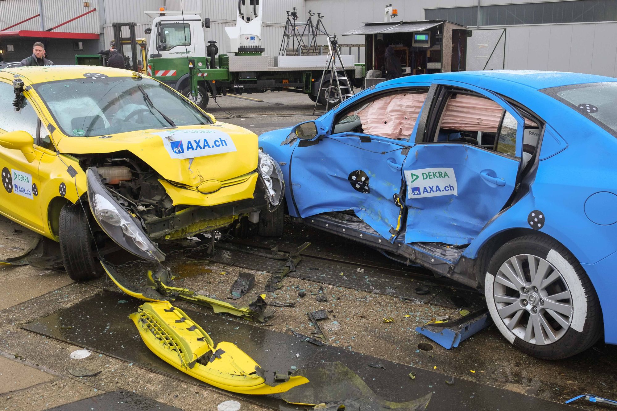Accident examples - deformations to the front of the Fiesta and the site of the Mazda