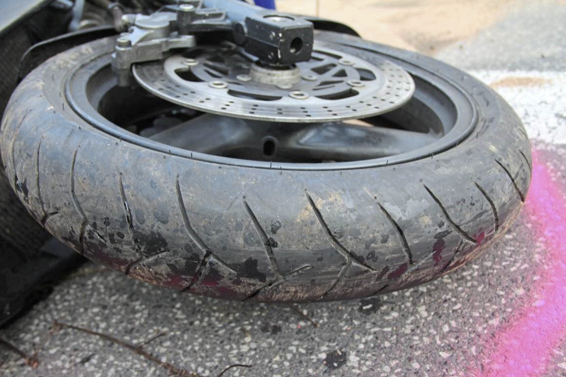 Final position of the motorcycle/damage