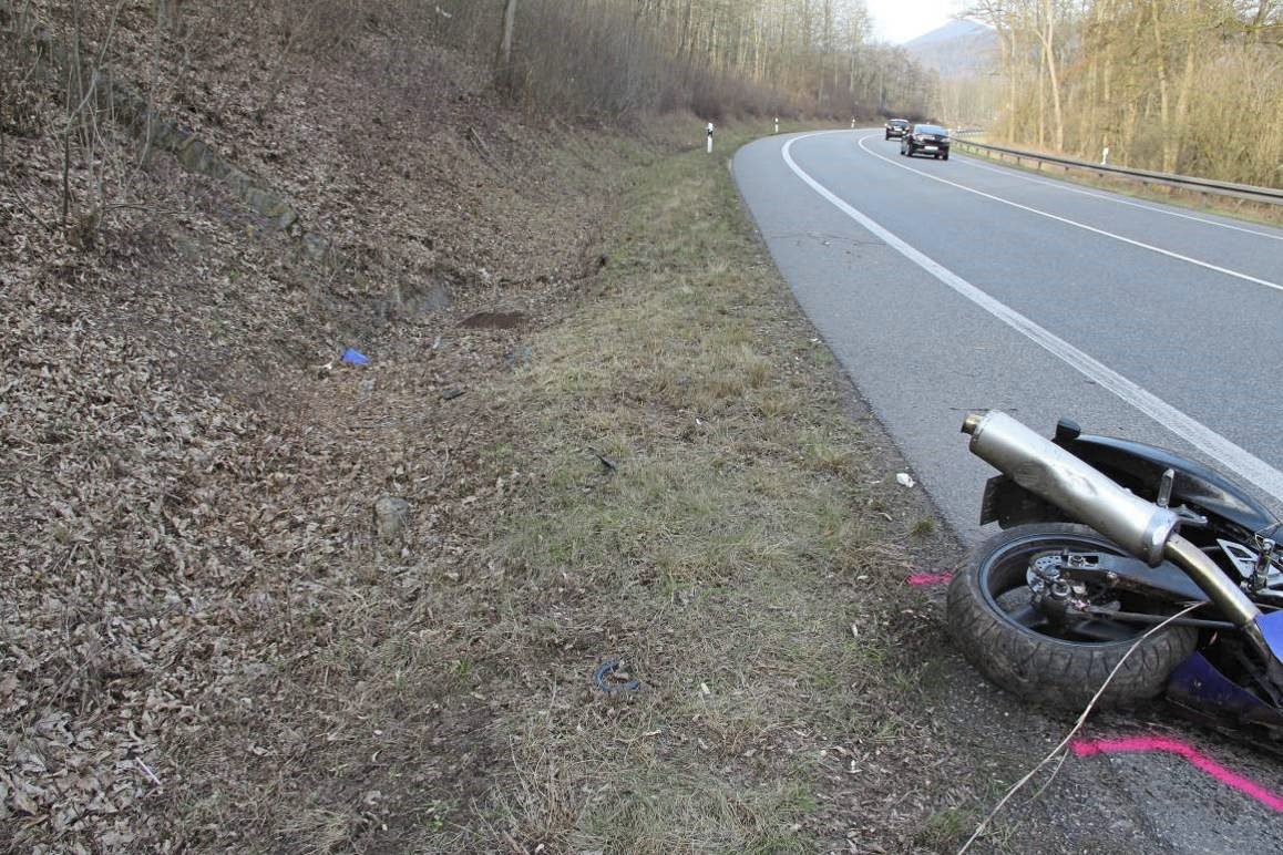 Overview: final position of the motorcyclist and final position of the motorcycle