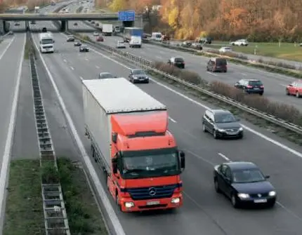 Ausschnitt Verkehrssituation auf der Autobahn