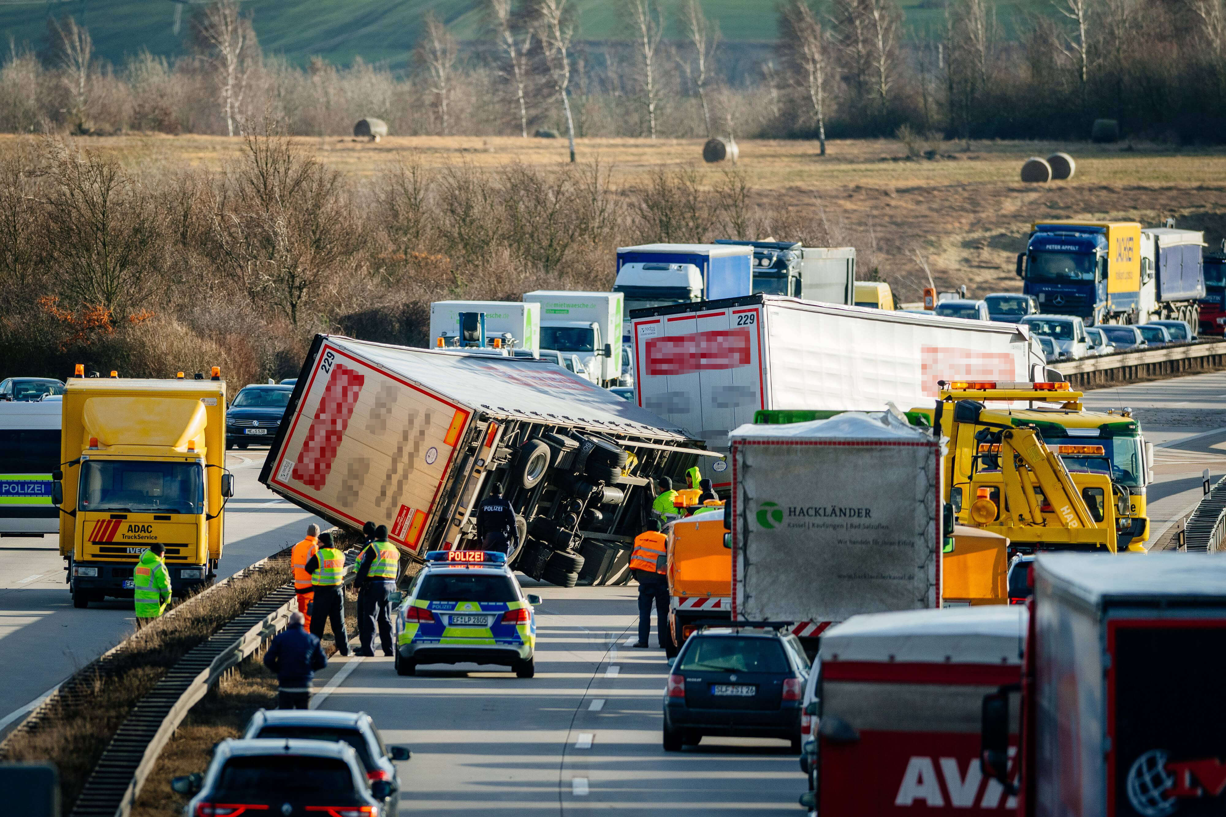 DEKRA Unfälle mit Güterkraftfahrzeugen