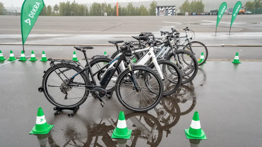 DEKRA Crash Test - bicycle brake test