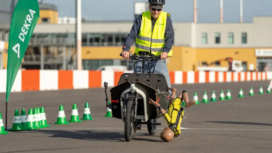 Transporting Children in a Cargo Bike