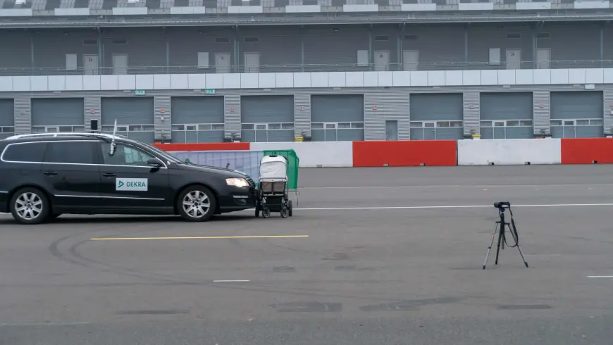 DEKRA Crash-Test Pram
