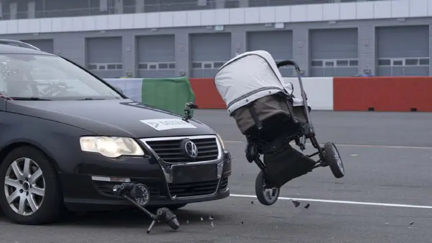 Crash test avec poussette