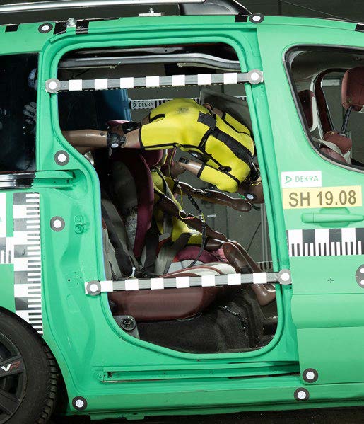 DEKRA Crashtest seat belt