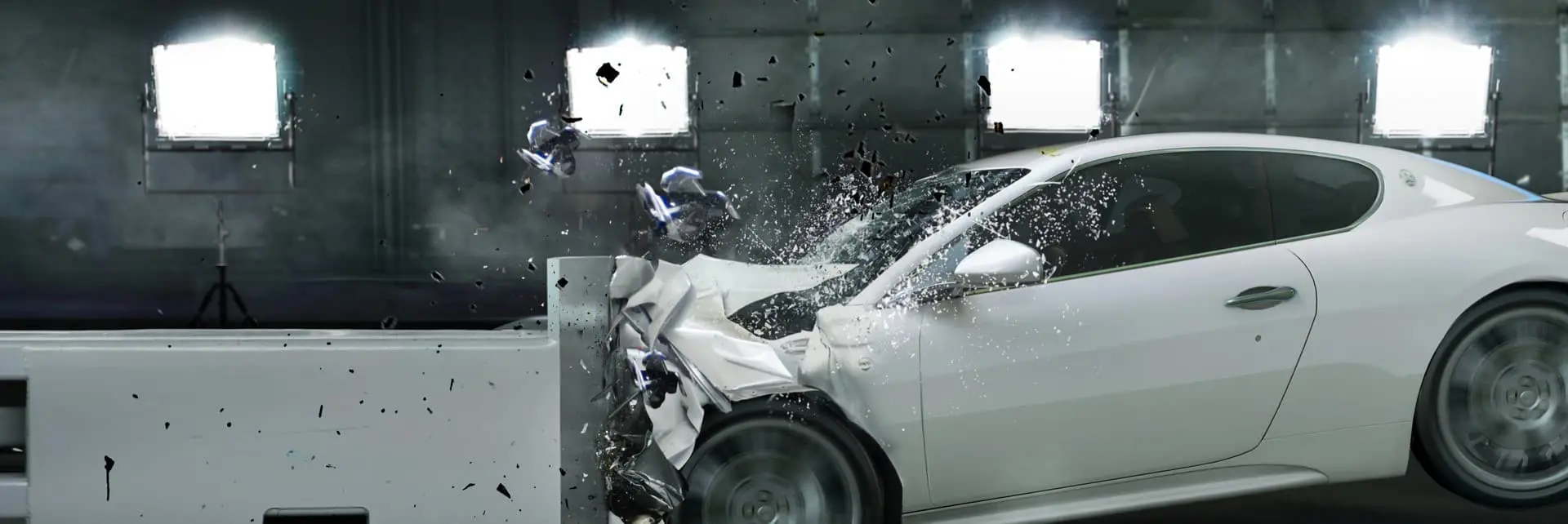  Symulowany test zderzeniowy pojazdu w warunkach laboratoryjnych 