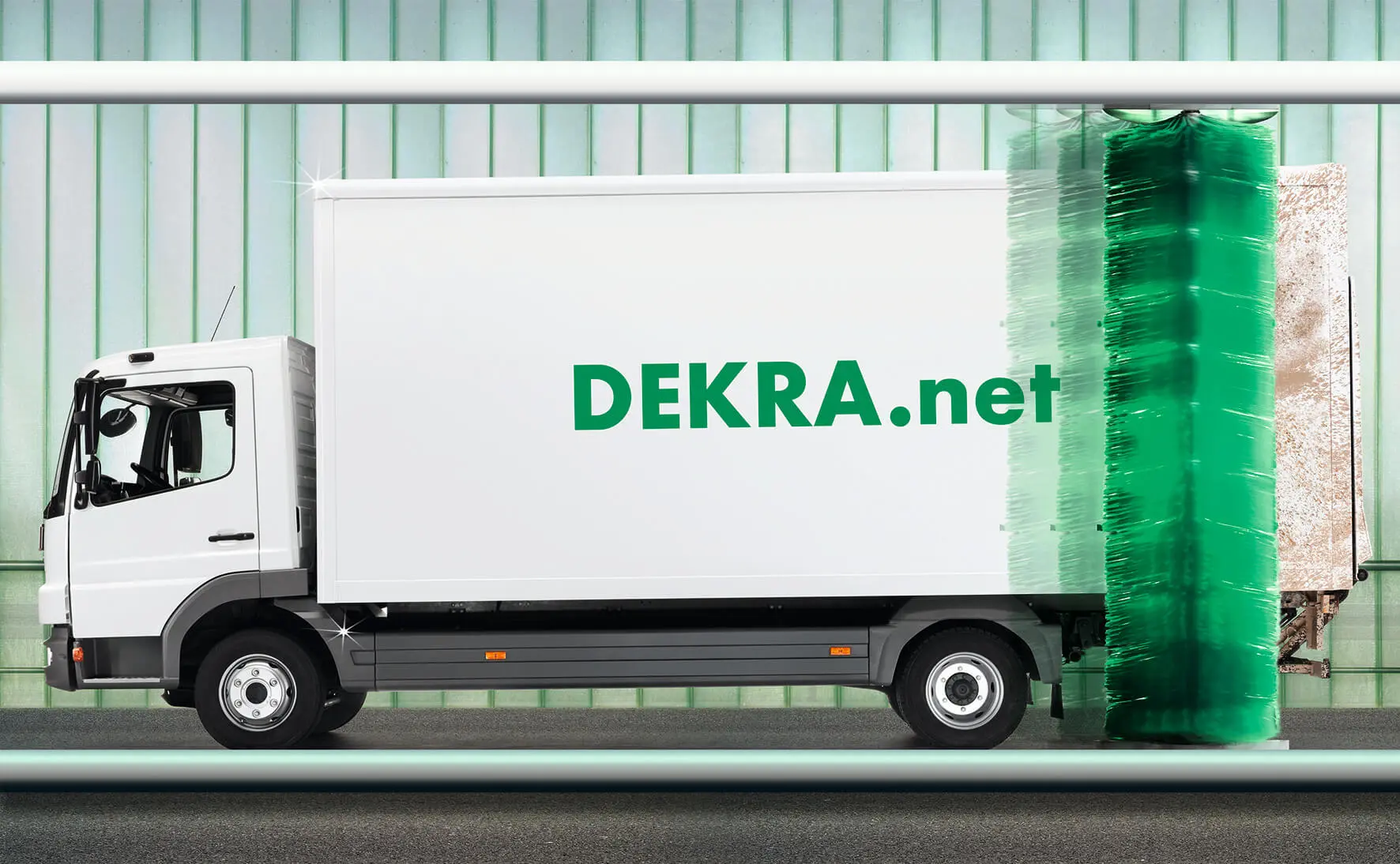 DEKRA weißer LKW