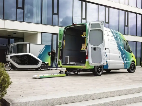 Alle im Sustaineer integrierten technologischen Lösungen und Konzepte sind laut Mercedes-Benz für den Serien-Einsatz konzipiert. Foto: Mercedes-Benz Onomotion u. MB-Sustaineer