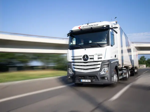 Zeitfracht diversifiziert seit Jahren und steht jetzt auf mehreren Säulen. Foto: Zeitfracht lkw