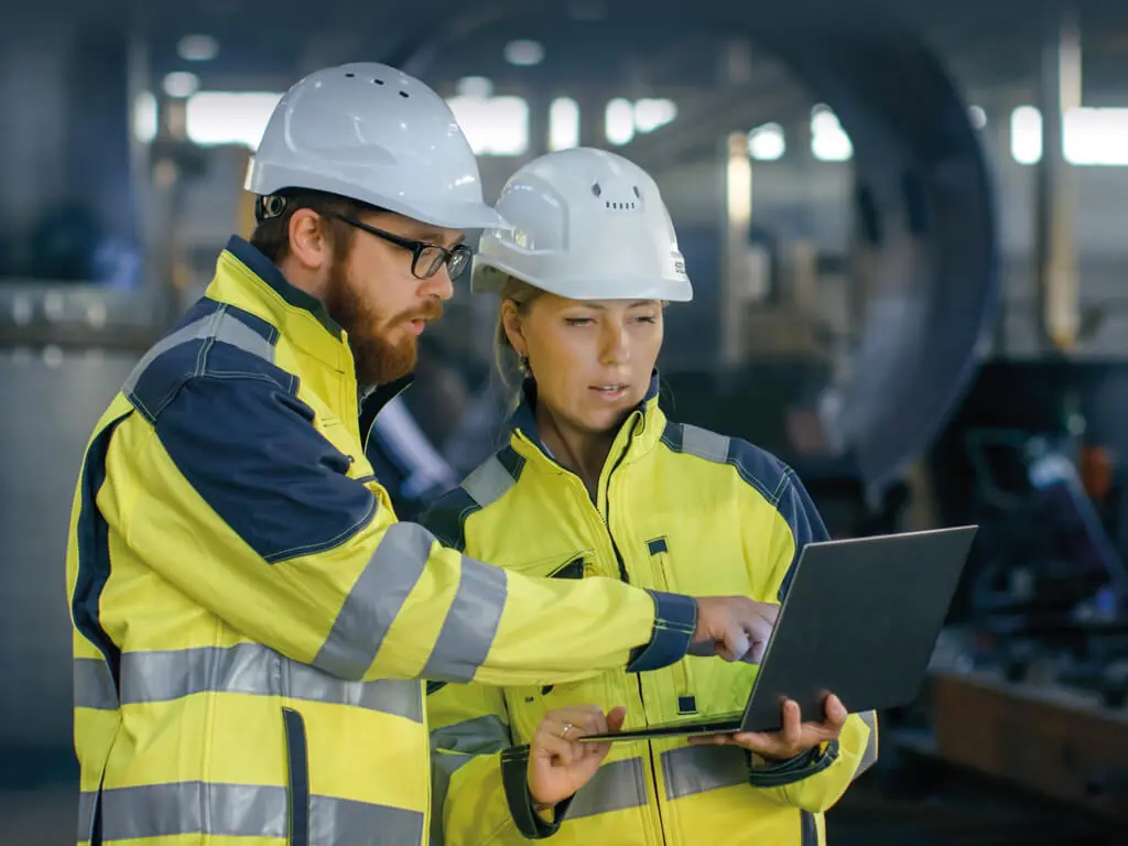 DEKRA Sachverständige begutachten Rohbau DEKRA Sachverständige begutachten Rohbau