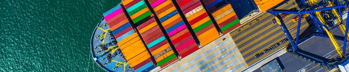 Transport Containerschiff