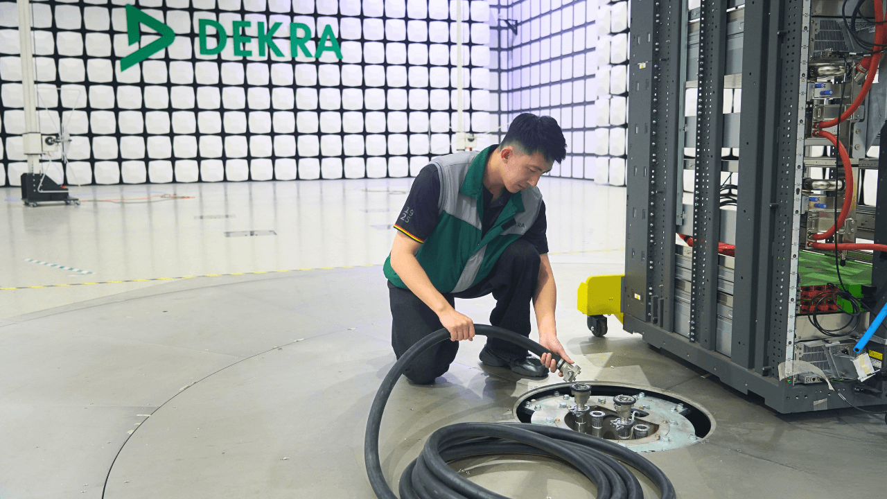 DEKRA德凱全新升級AI Server EMC實驗室 確保高速運算下的電磁相容安全 DEKRA德凱全新升級AI Server EMC實驗室 確保高速運算下的電磁相容安全