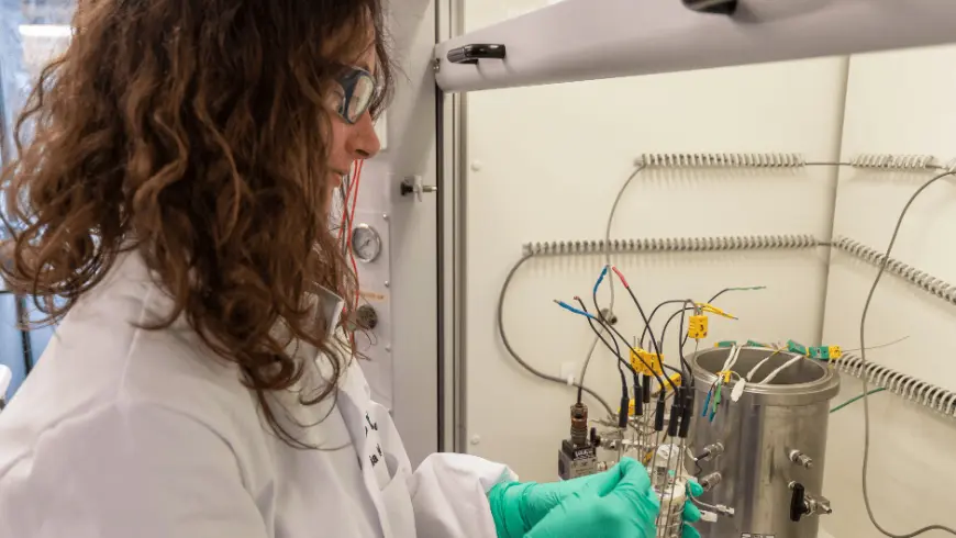 Woman in the lab