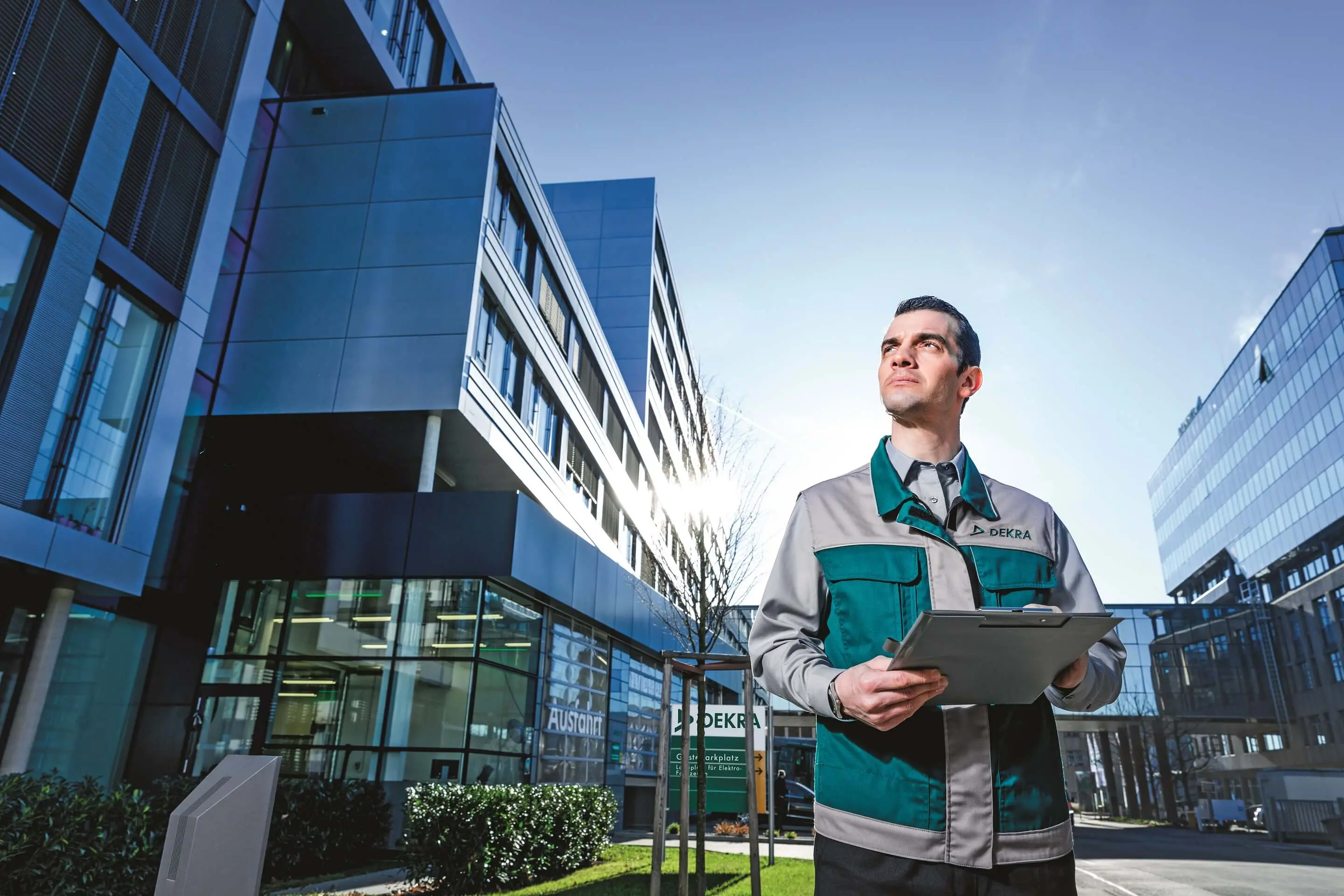 Fale com o Especislita DEKRA