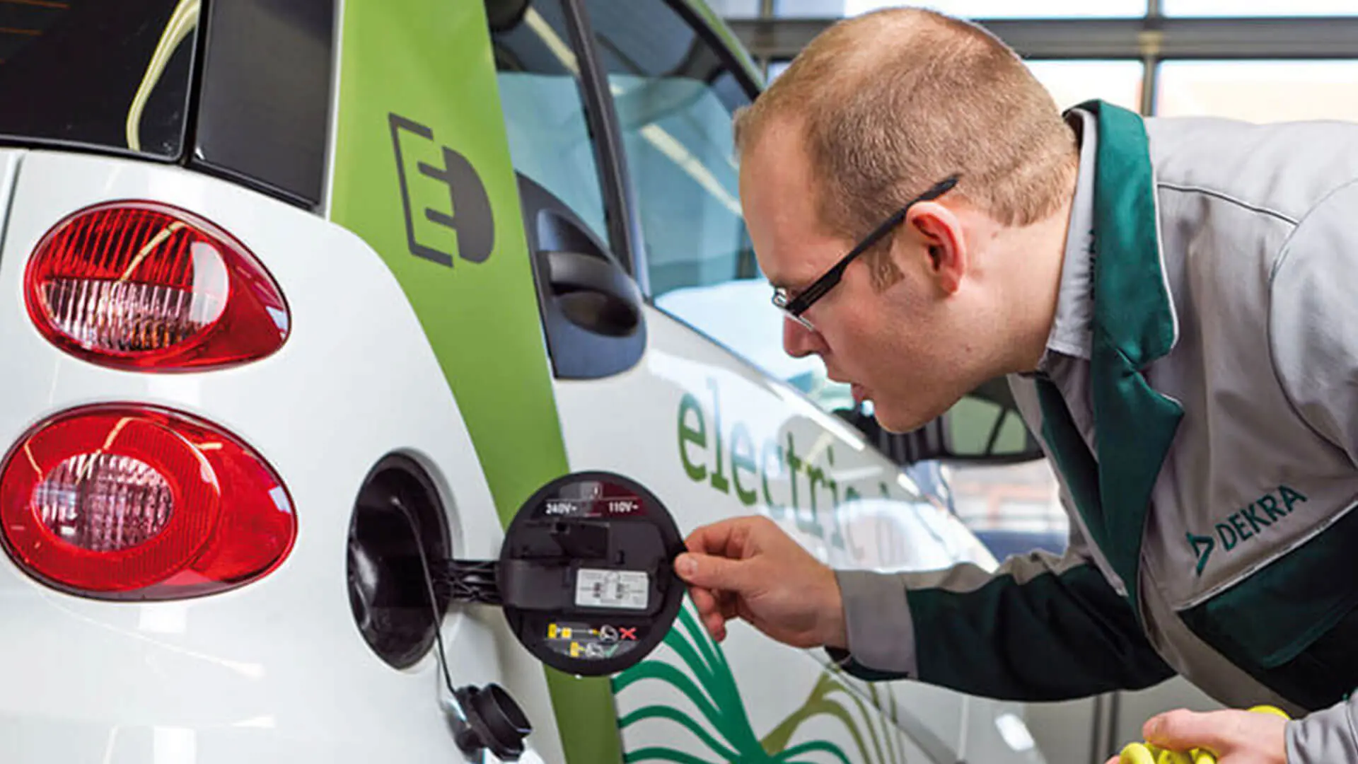 Conheça o treinamento para veículos elétricos Treinamento de mobilidade elétrica