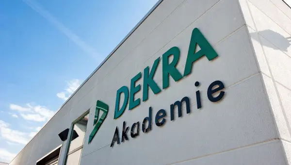 O DEKRA treningu