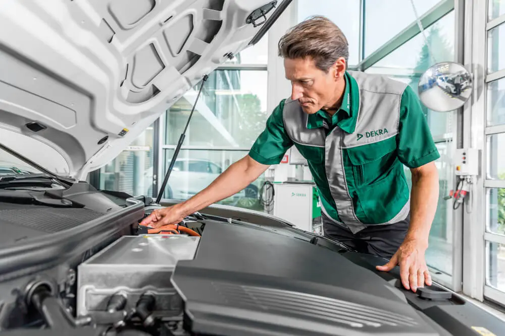 Inspetores técnicos de veículos automóveis