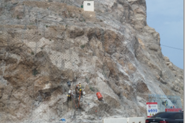 Confortement de la falaise Adjacente à la zone de plaisance : ANP NADOR