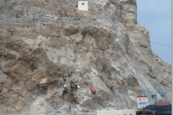 Confortement de la falaise Adjacente à la zone de plaisance : ANP NADOR